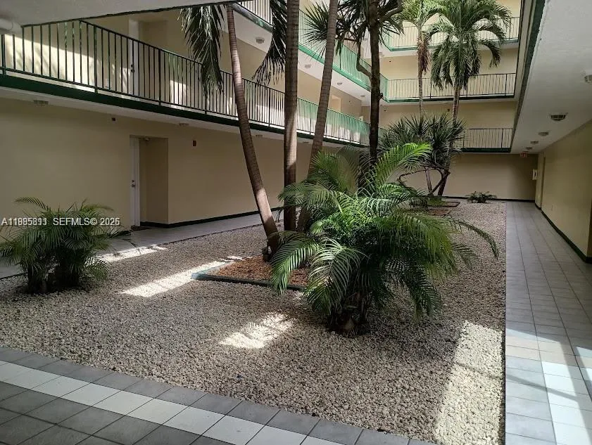 8321 NW 7th St # 307, Miami FL 33126