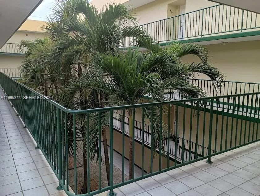 8321 NW 7th St # 307, Miami FL 33126