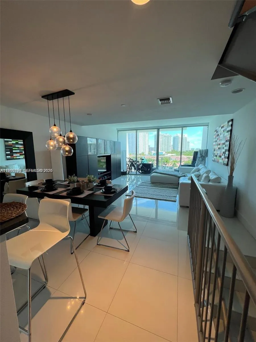 2950 NE 188th St # 543, Aventura FL 33180