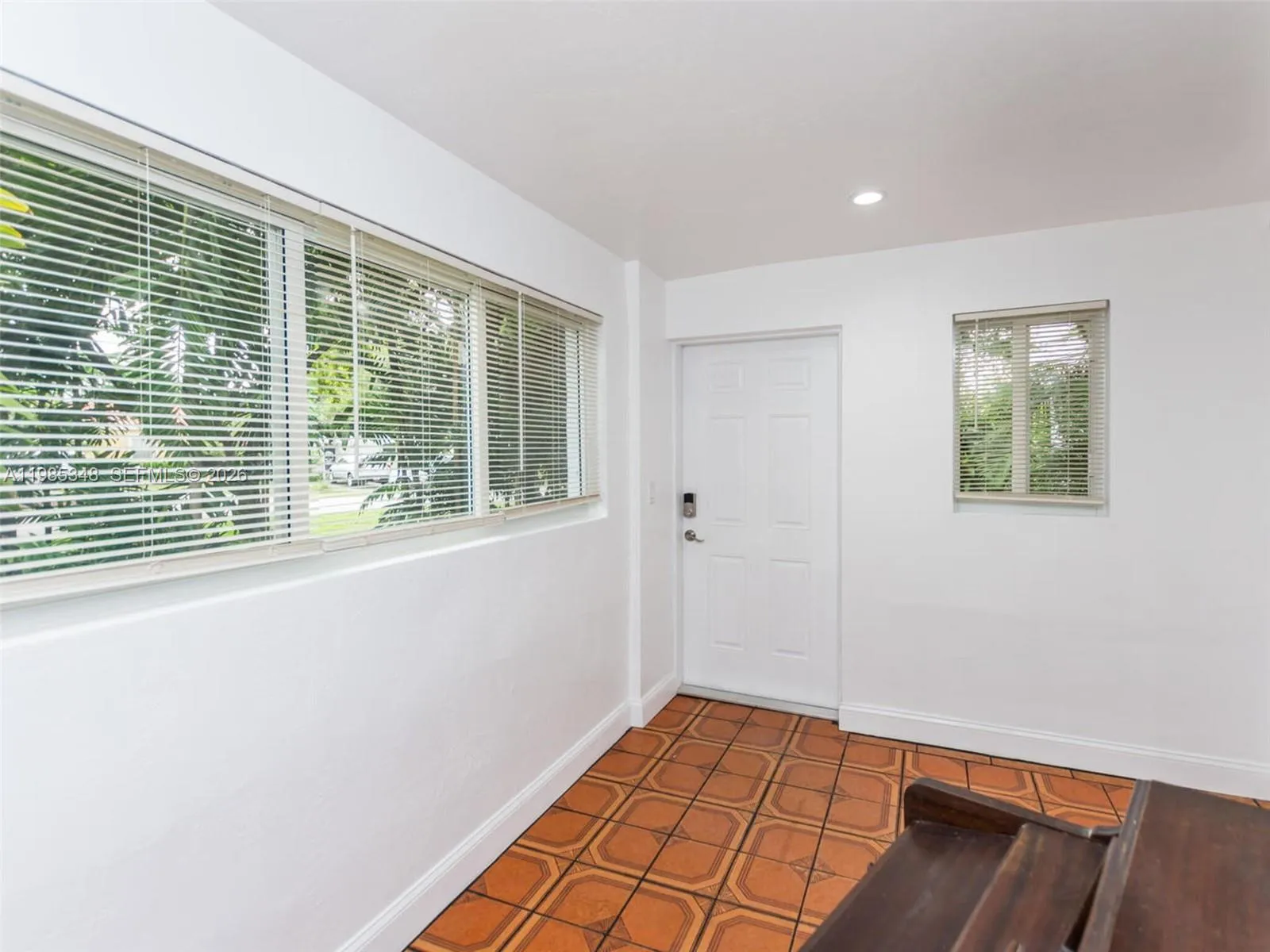 6300 NW 41st St, Virginia Gardens FL 33166