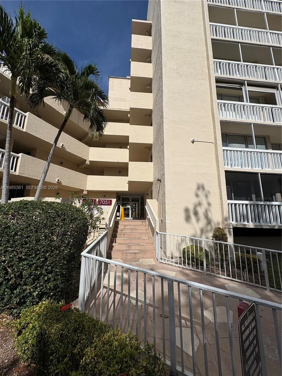 7051 Environ Blvd # 632, Lauderhill FL 33319