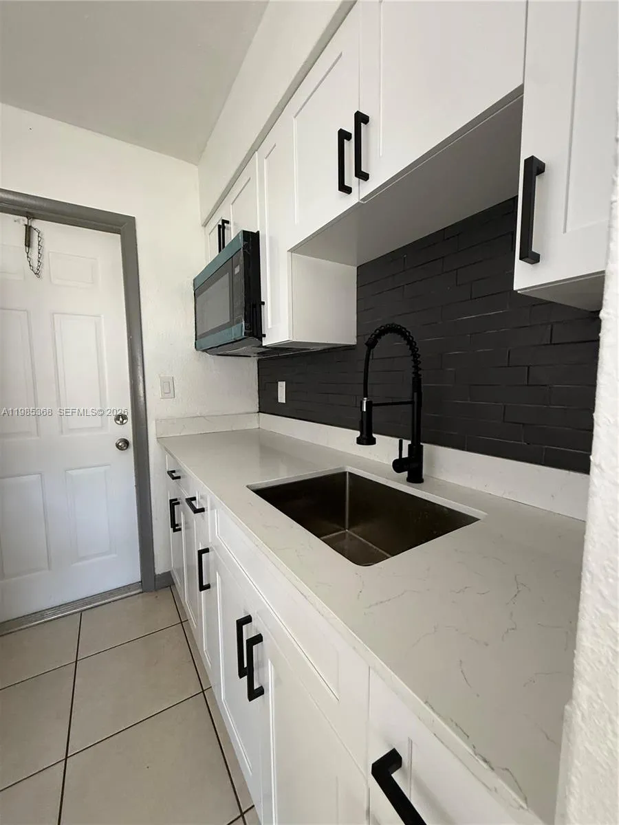 2216 Fillmore St # 6, Hollywood FL 33020