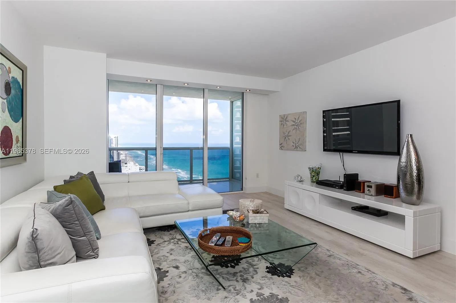 1830 S OCEAN DR. # 3711, Hallandale Beach FL 33009