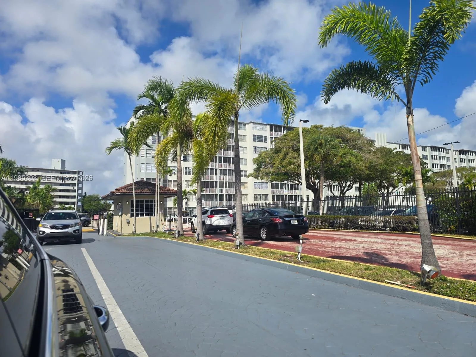 1780 NE 191st St # 2, Miami FL 33179