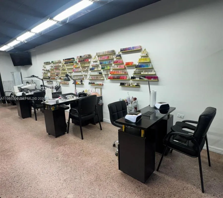 Beauty Salon For Sale In Flagler St, Miami FL 33144