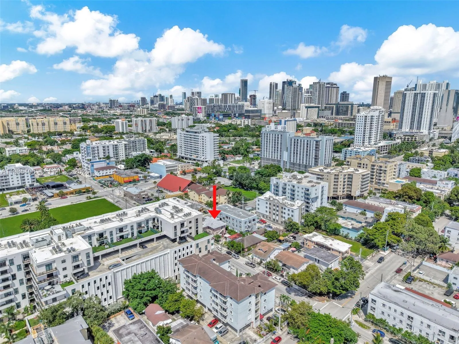 676 & 119 SW 1st St, Miami FL 33130