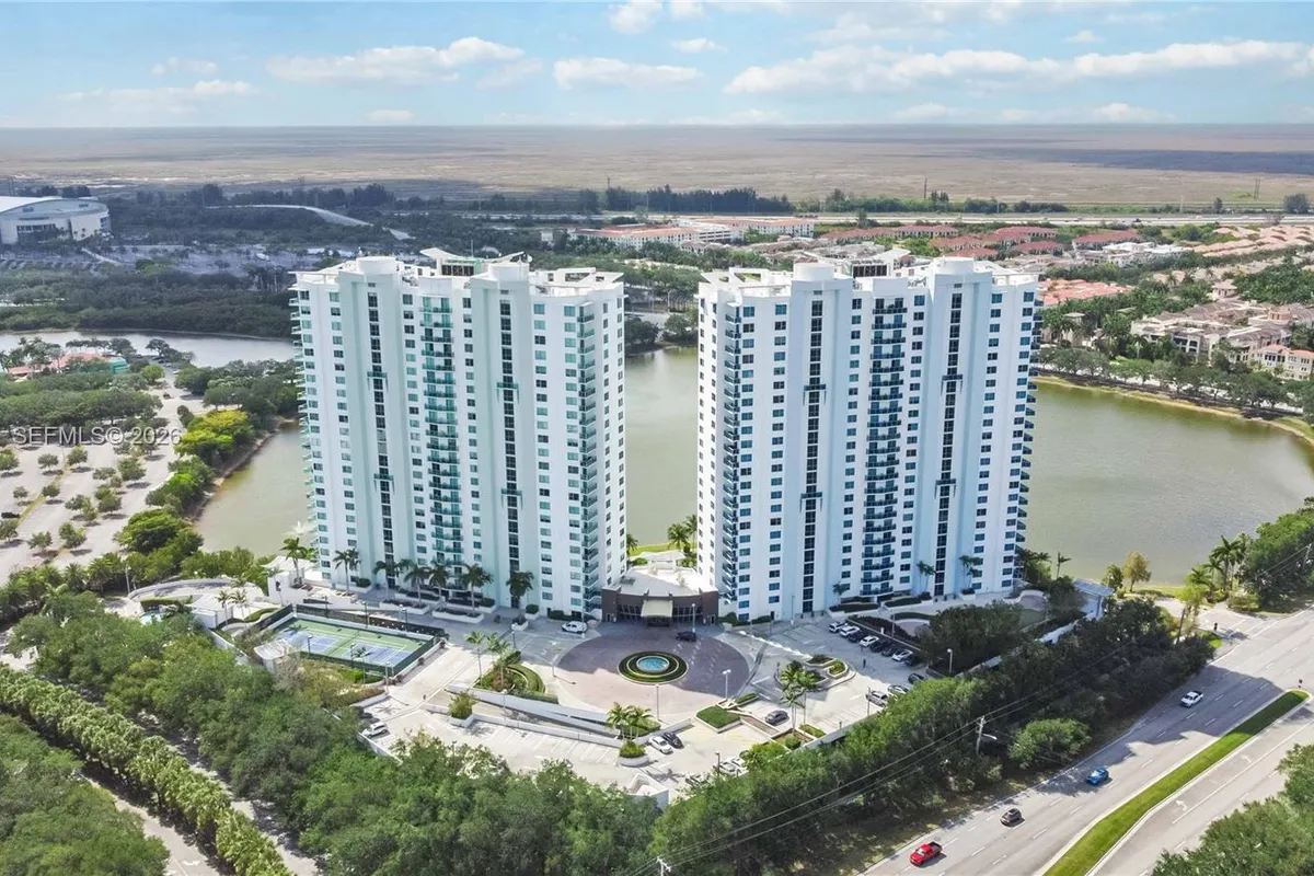 2641 N Flamingo Rd # 307N, Sunrise FL 33323