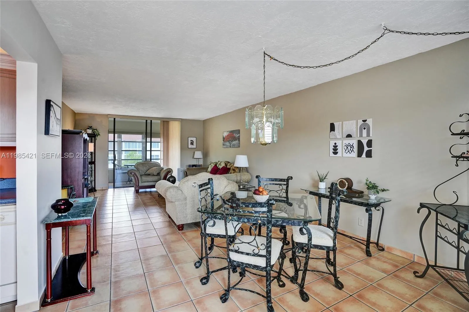 2811 Somerset Dr # 405, Lauderdale Lakes FL 33311