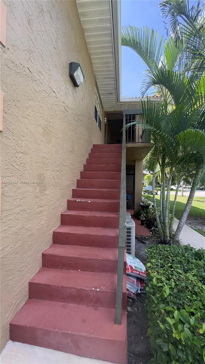 10480 NW 8th St # 201, Pembroke Pines FL 33026