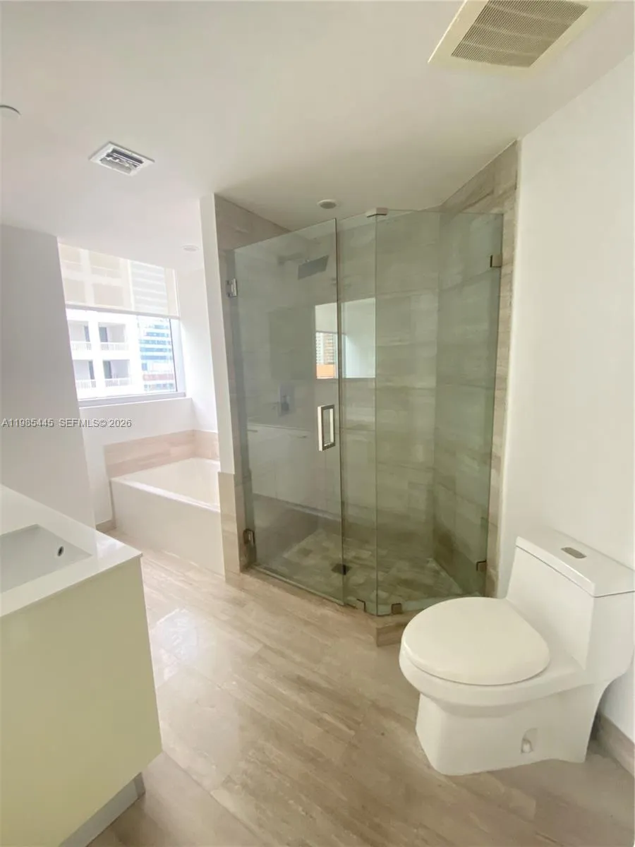 1300 Brickell Bay Dr # 1903, Miami FL 33131