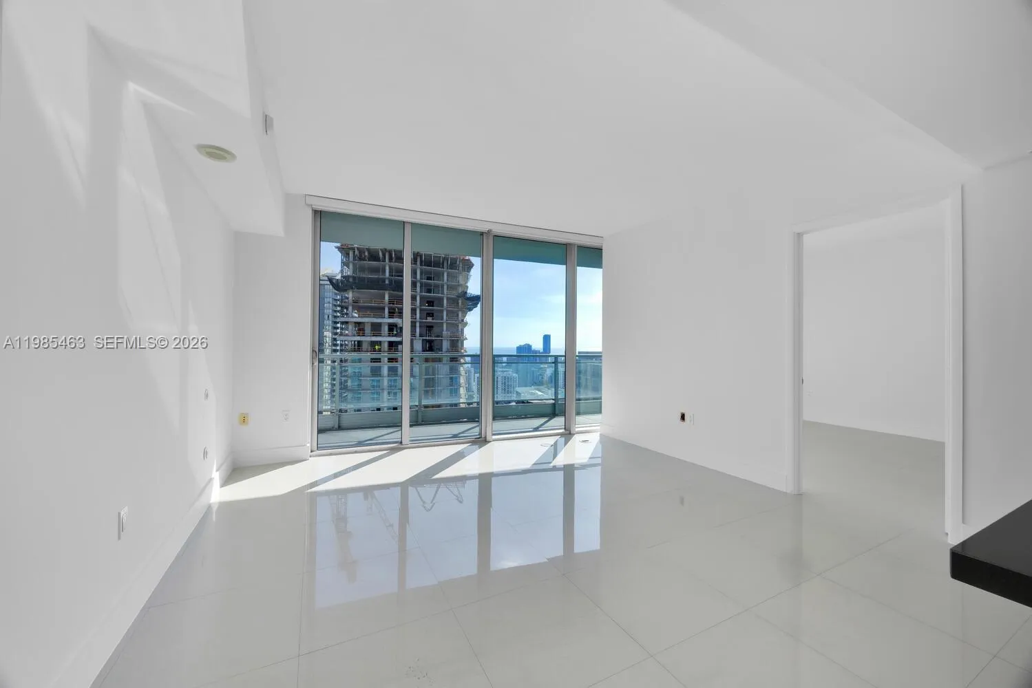 92 SW 3rd St # 3904, Miami FL 33130