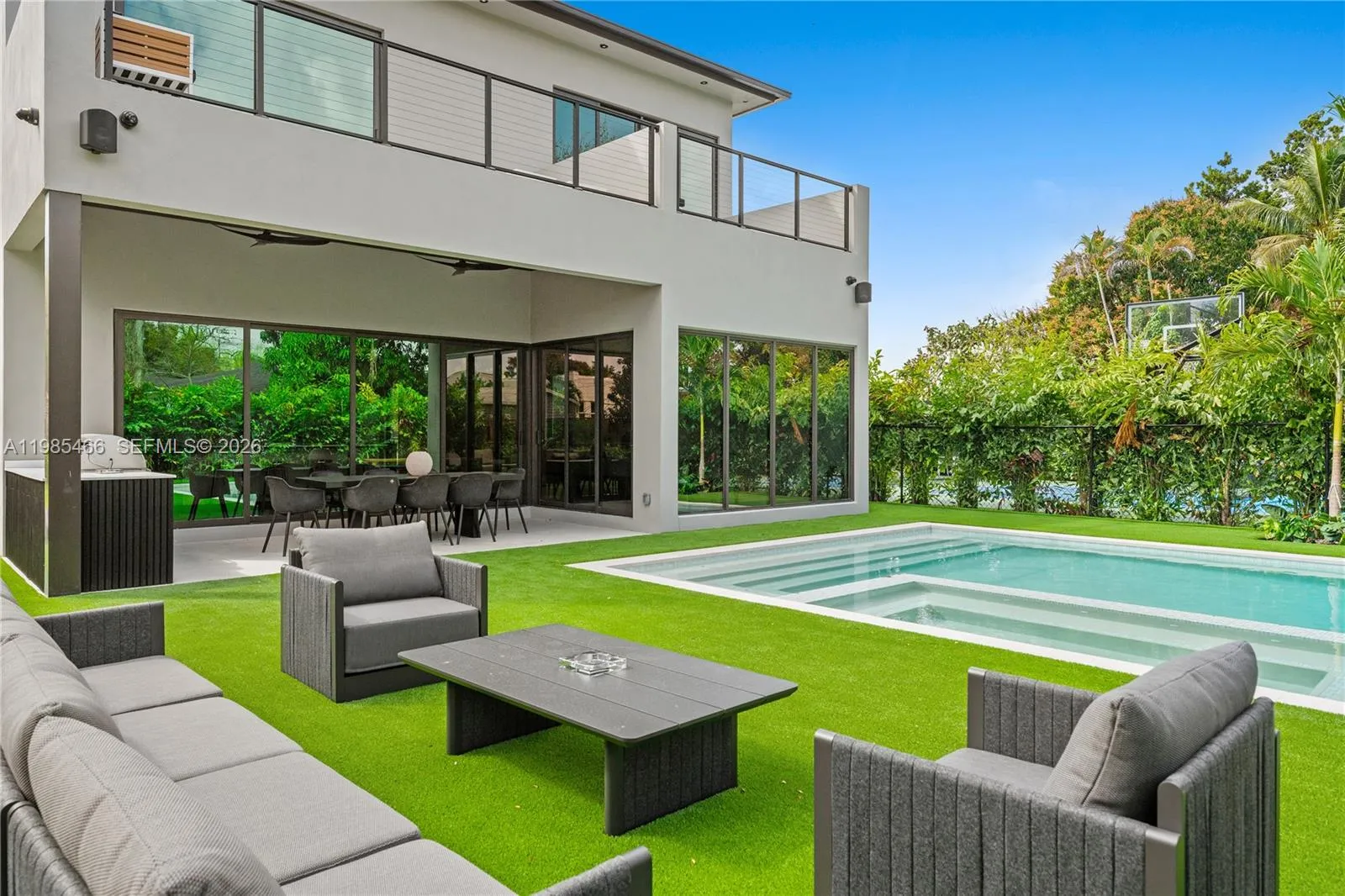 245 NE 116th St, Miami FL 33161