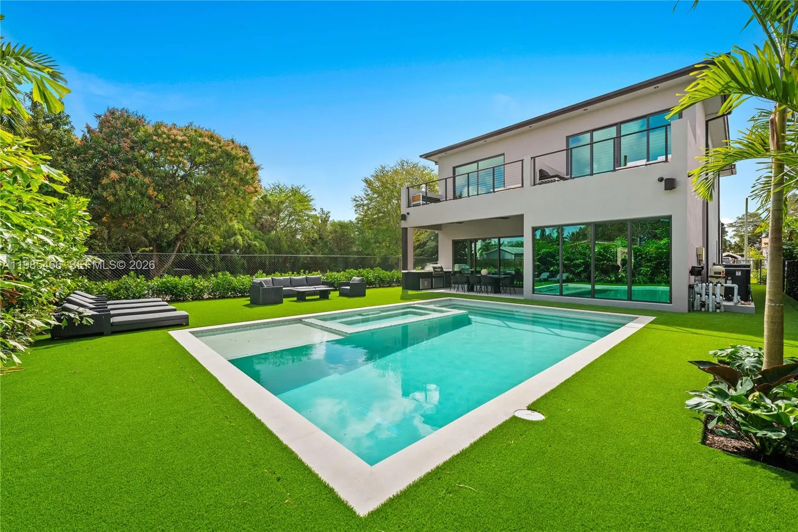 245 NE 116th St, Miami FL 33161