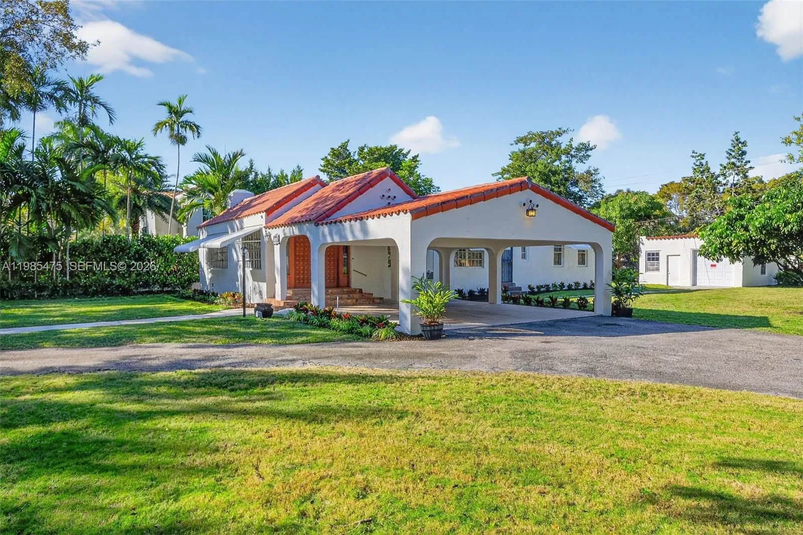 1305 Alhambra Cir, Coral Gables FL 33134