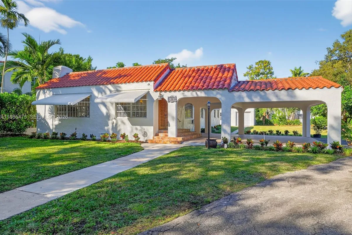 1305 Alhambra Cir, Coral Gables FL 33134