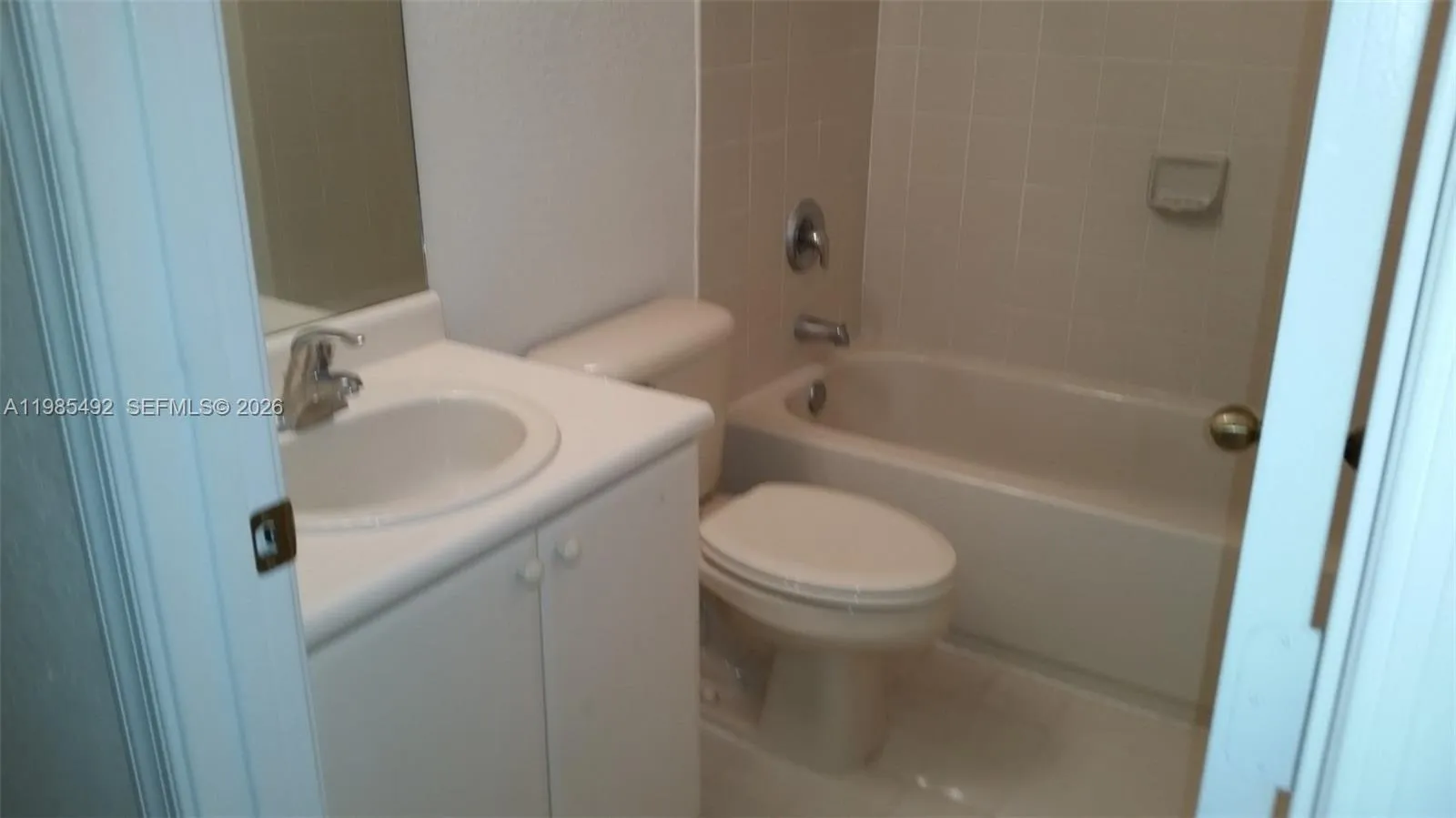 1530 SE 24th Ct # 210, Homestead FL 33035