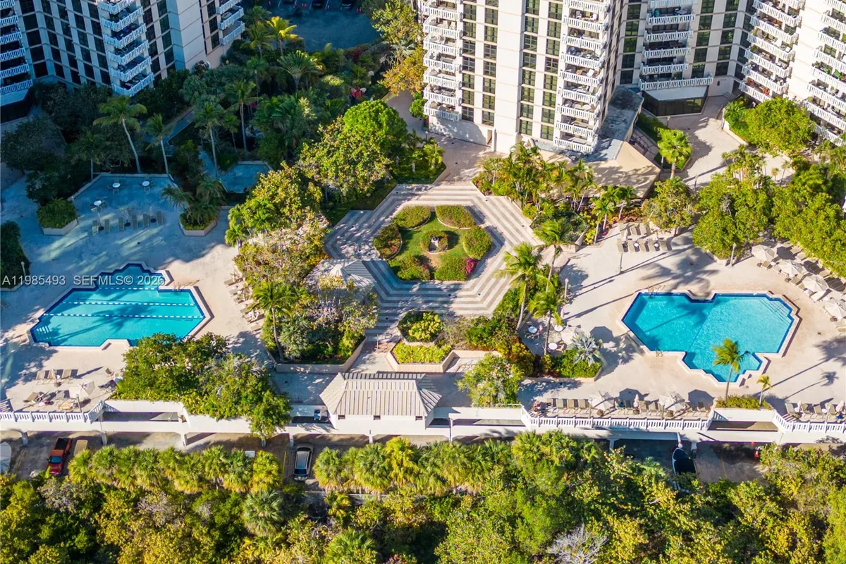 1111 Crandon Blvd # A405, Key Biscayne FL 33149