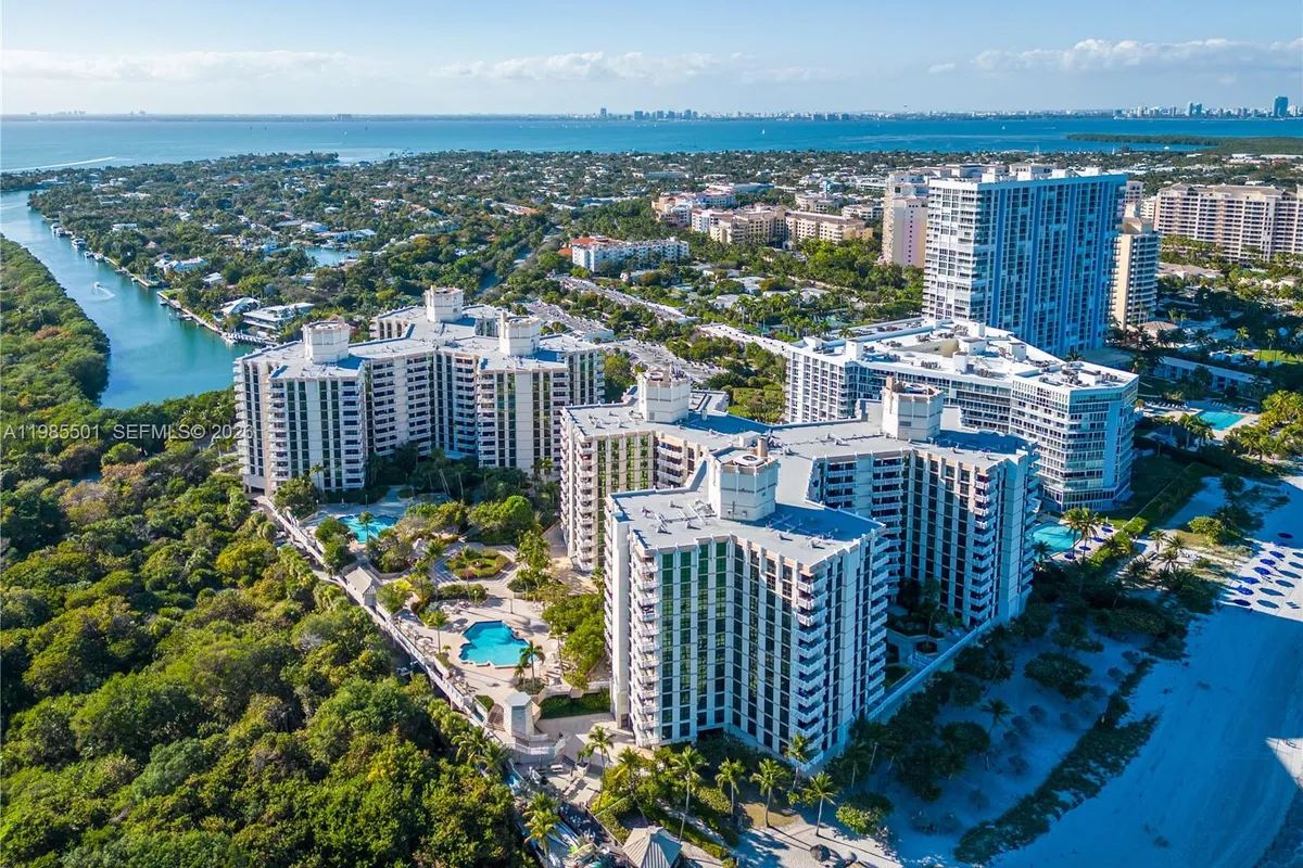 1111 Crandon Blvd # A405, Key Biscayne FL 33149