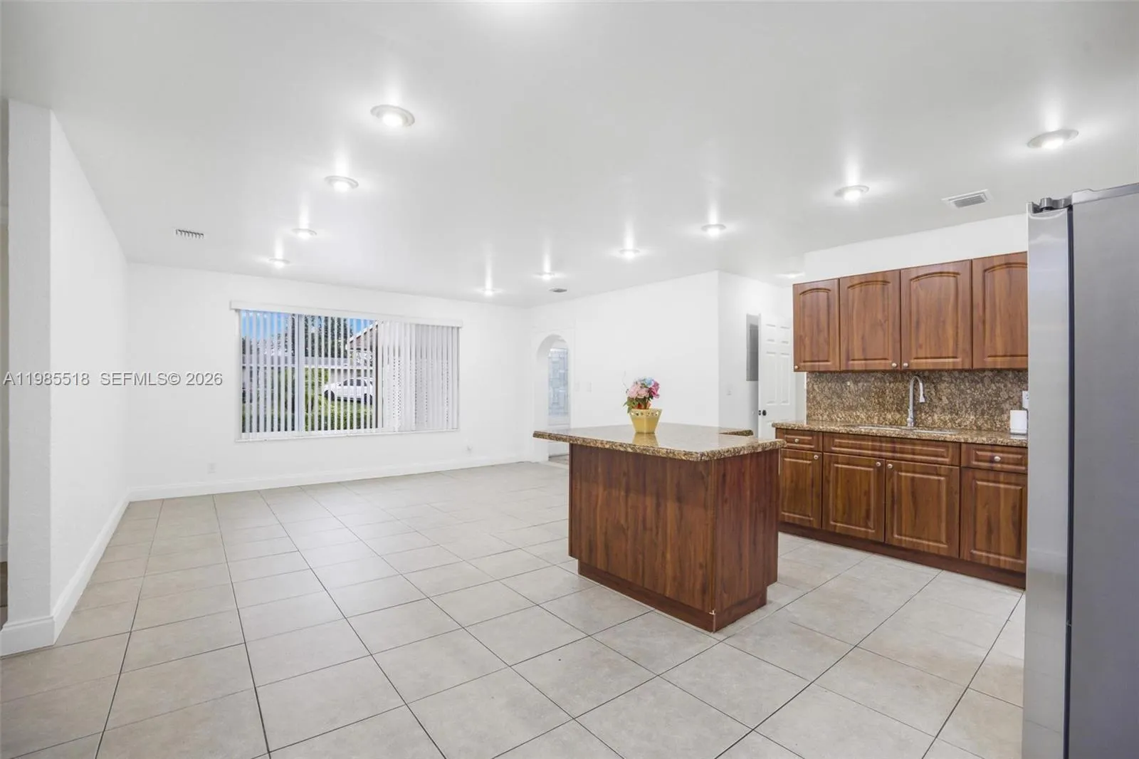 6450 Mckinley St, Hollywood FL 33024