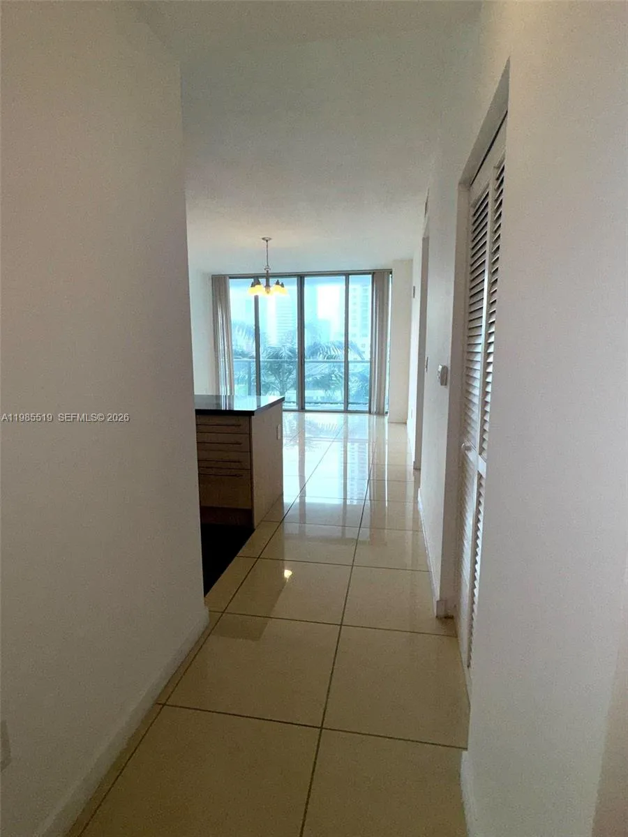 79 SW 12th St # 1210, Miami FL 33130