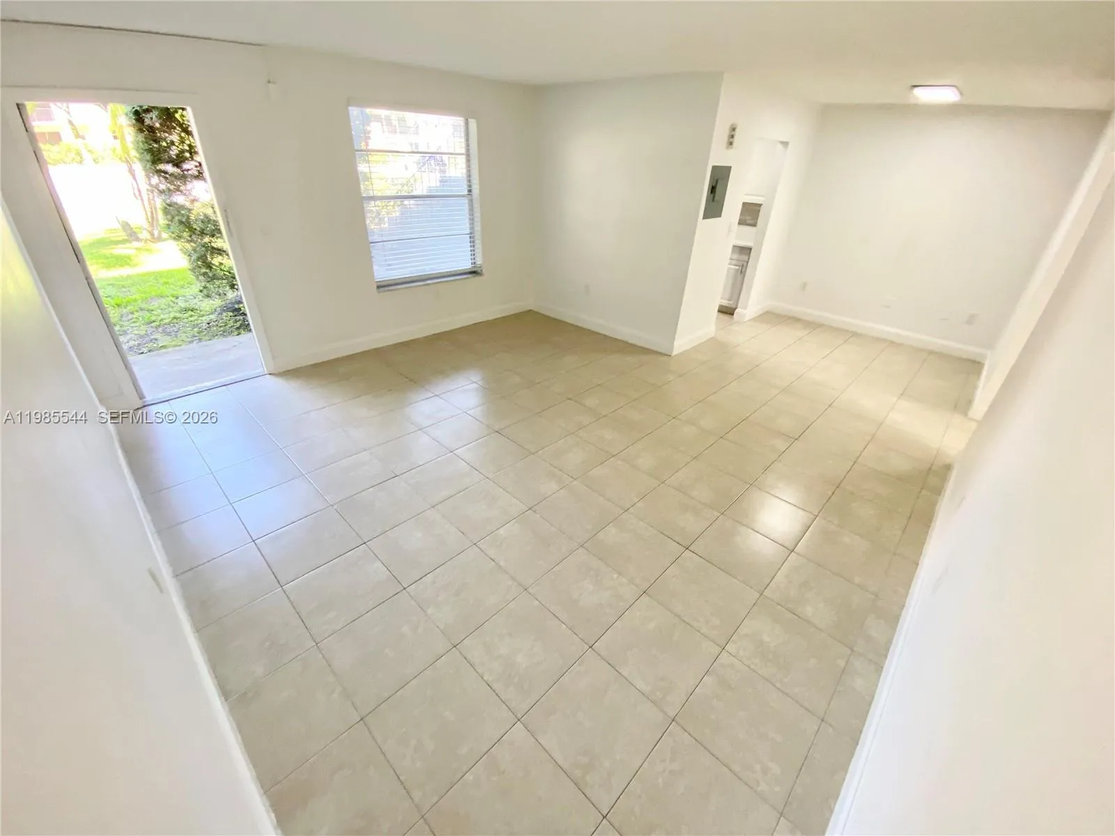 400 NE 1st St # 105, Hallandale Beach FL 33009