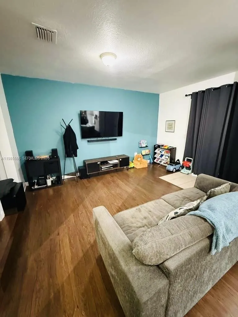 3624 NW 29th Pl, Lauderdale Lakes FL 33311