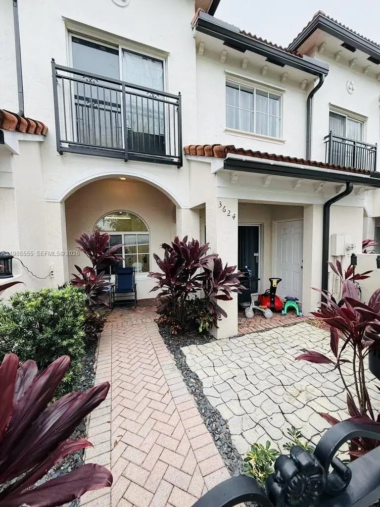 3624 NW 29th Pl, Lauderdale Lakes FL 33311