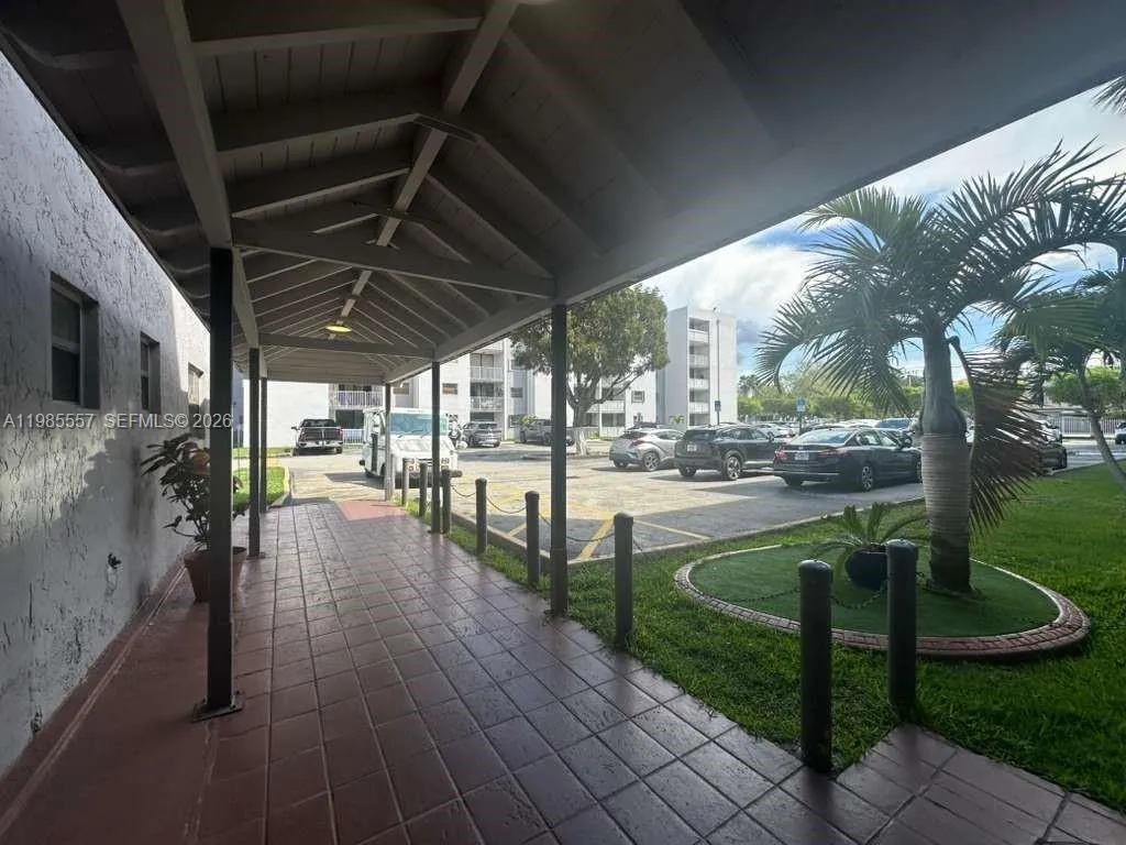 8185 NW 7th St # 319, Miami FL 33126