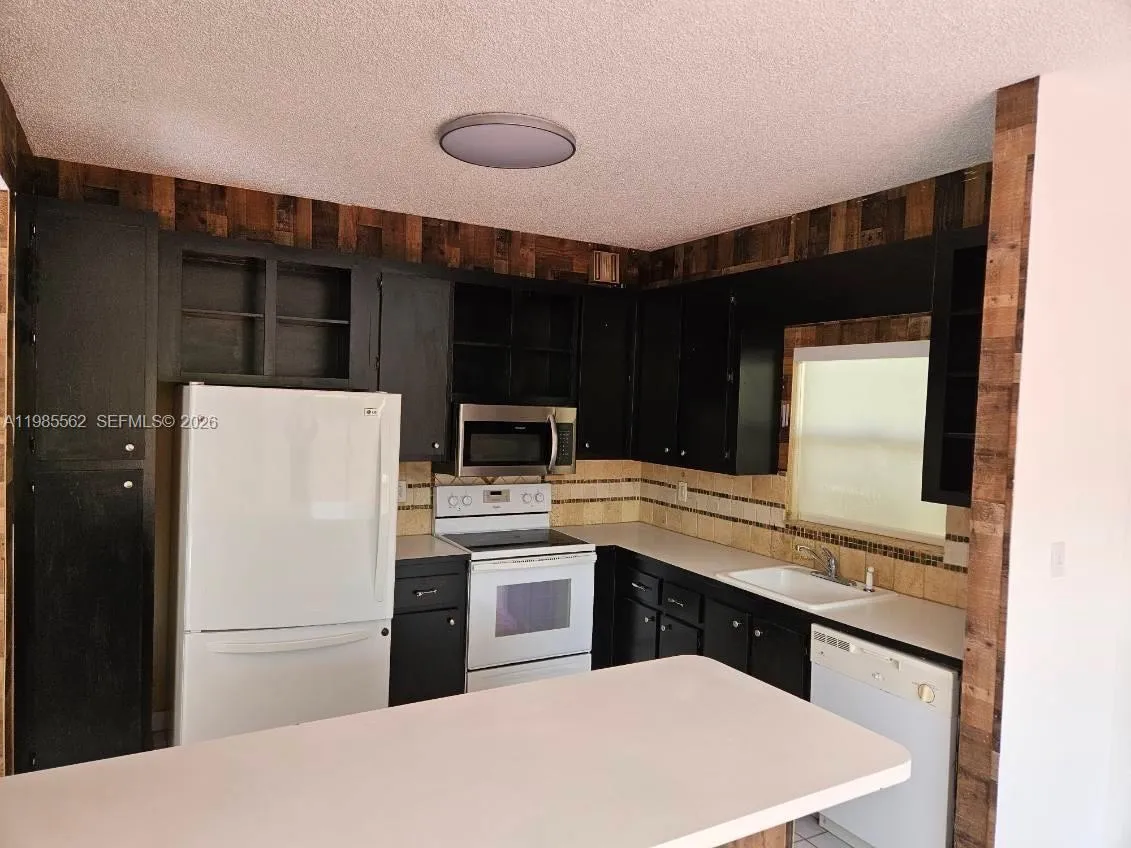 6706 SW 152nd Ct # 06, Miami FL 33193