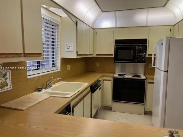 12524 Shoreline Dr # 104, Wellington FL 33414