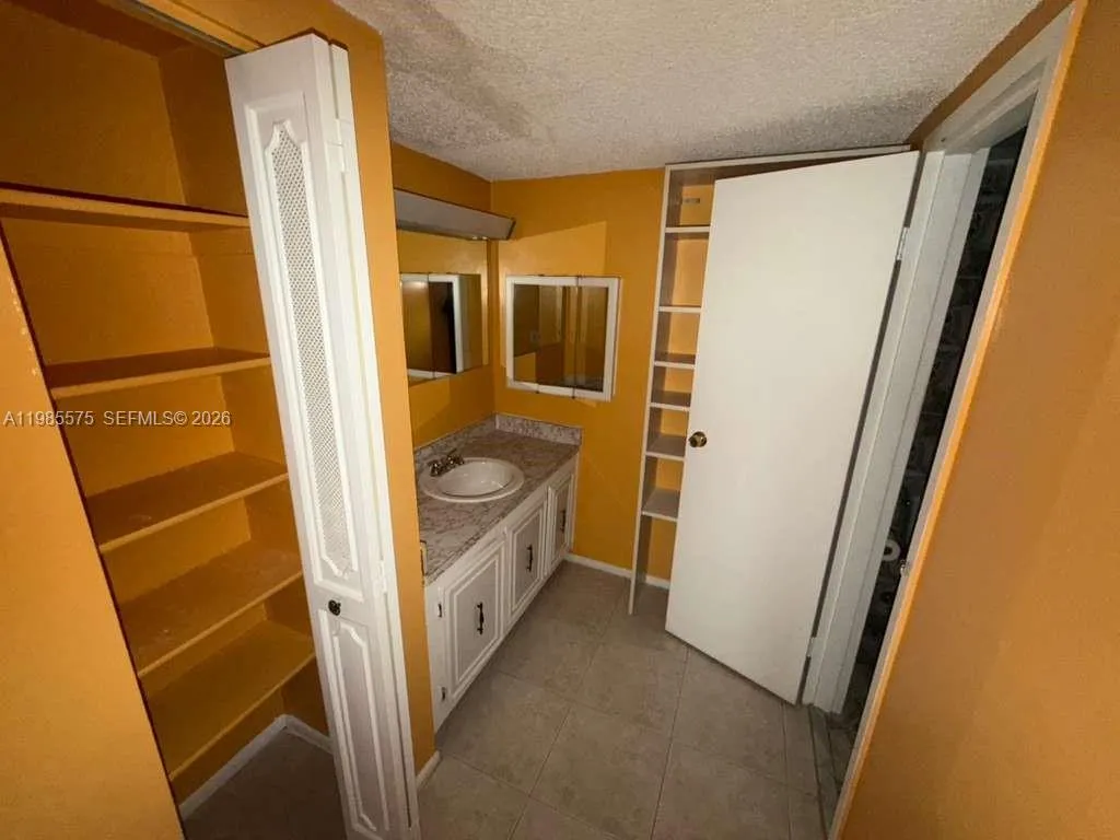 4848 NW 24th Ct # 232, Lauderdale Lakes FL 33313