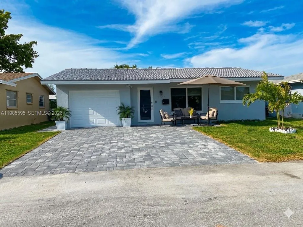 7303 NW 57th Dr, Tamarac FL 33321