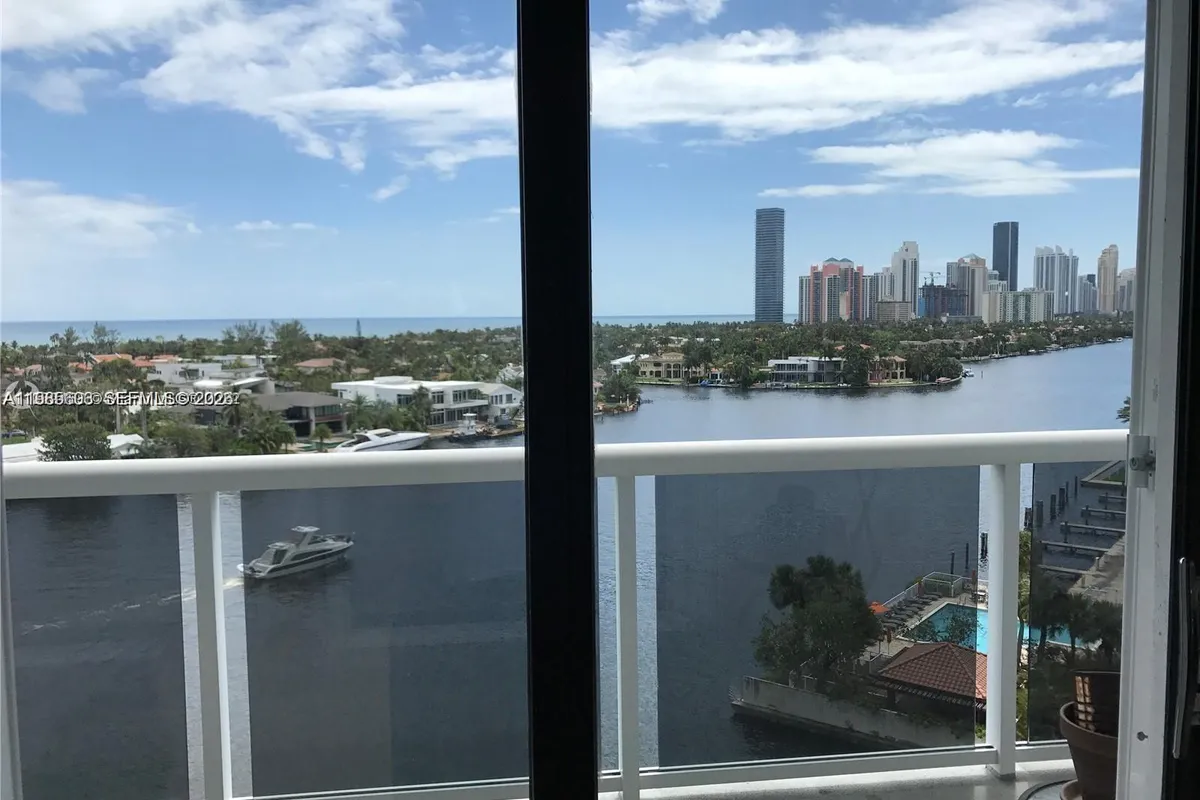 20515 E Country Club Dr # 1045, Aventura FL 33180