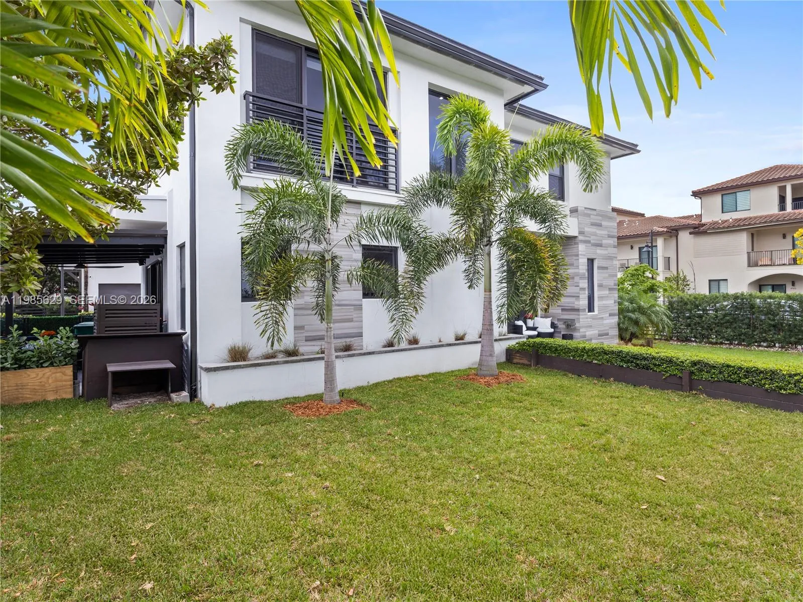 8281 NW 48th Ter, Doral FL 33166