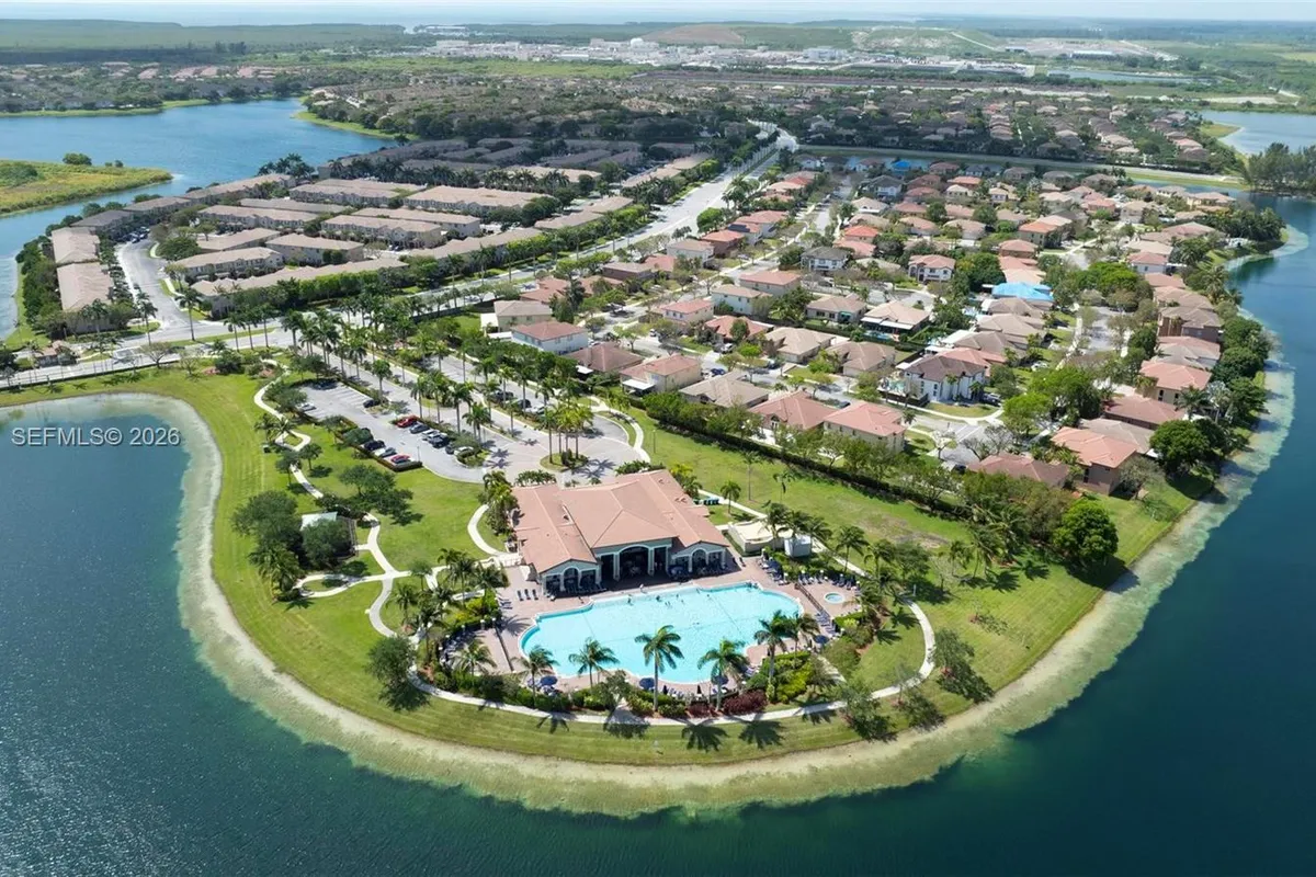 22424 SW 89th Path, Cutler Bay FL 33190