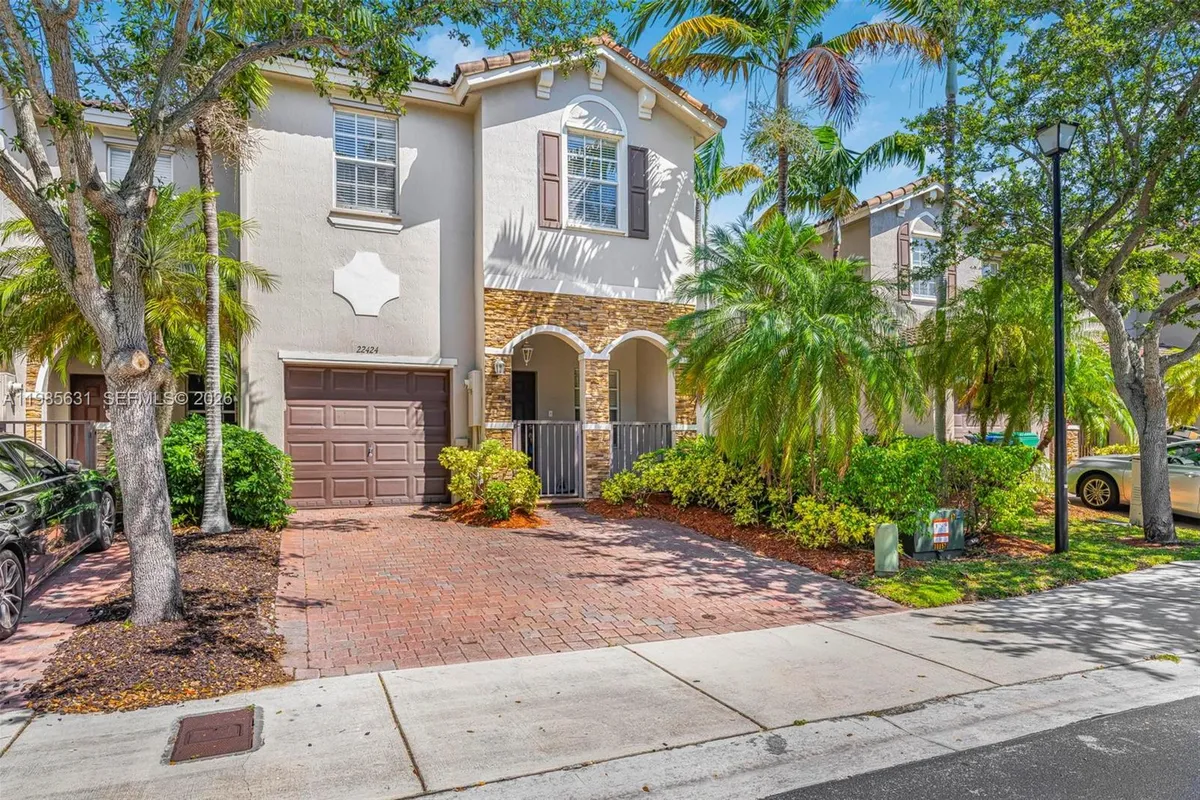 22424 SW 89th Path, Cutler Bay FL 33190