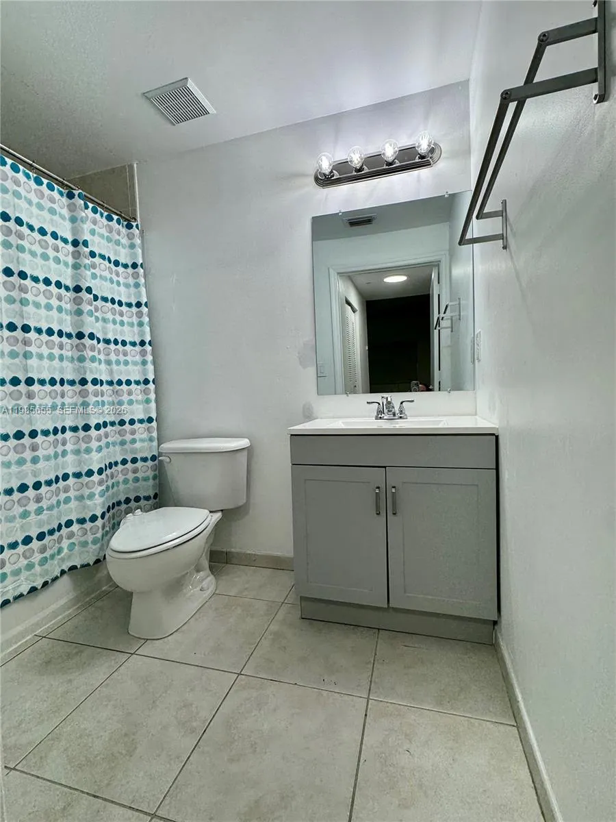 7290 NW 114th Ave # 7, Doral FL 33178