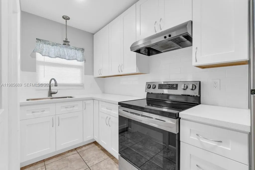 5300 Washington St # J218, Hollywood FL 33021