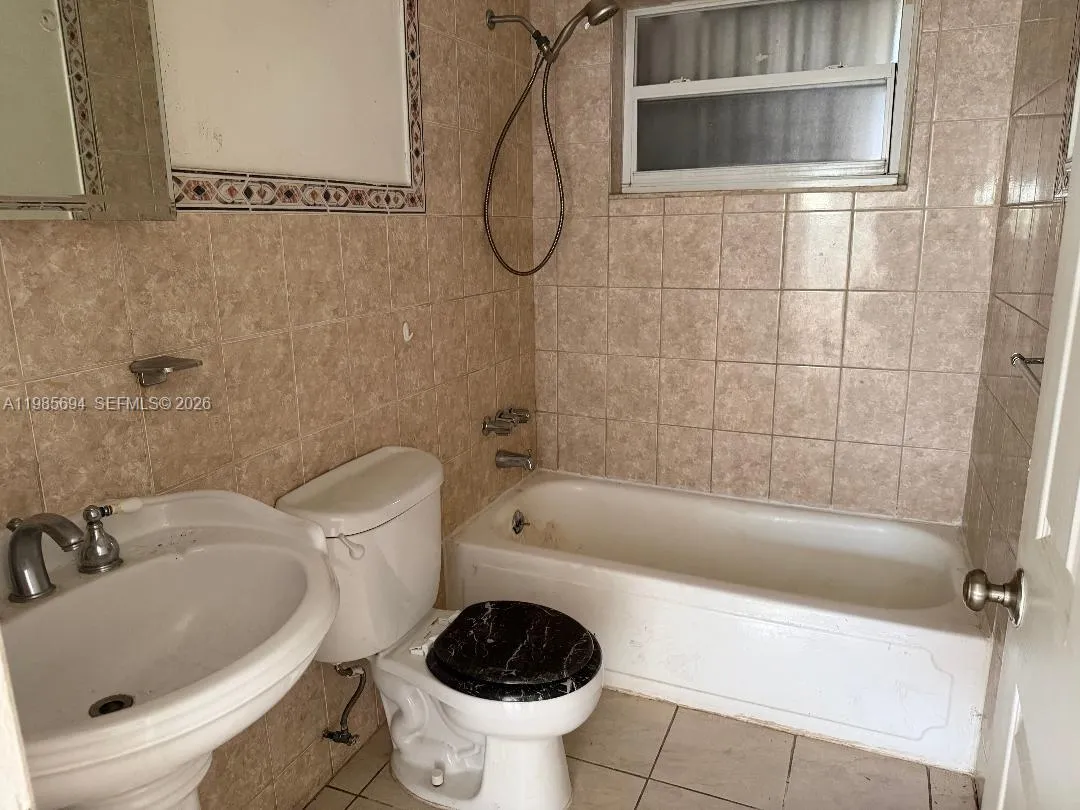 2001 SW 100th Ave, Miramar FL 33025