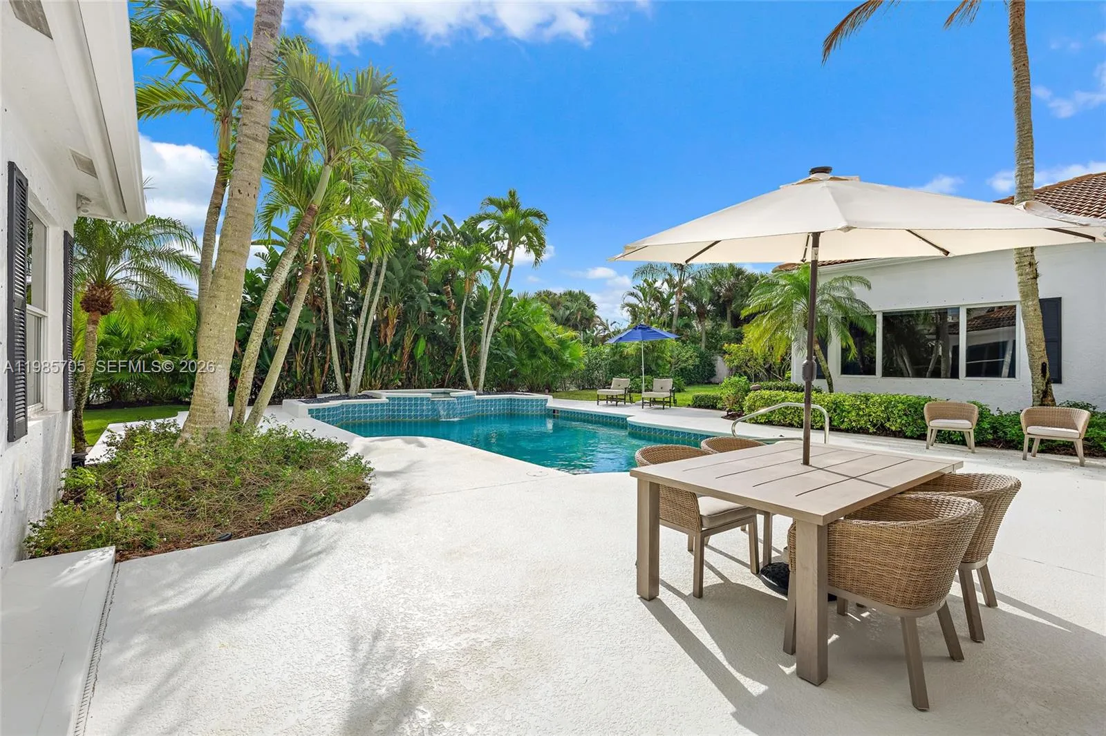 325 Eagle Dr, Jupiter FL 33477