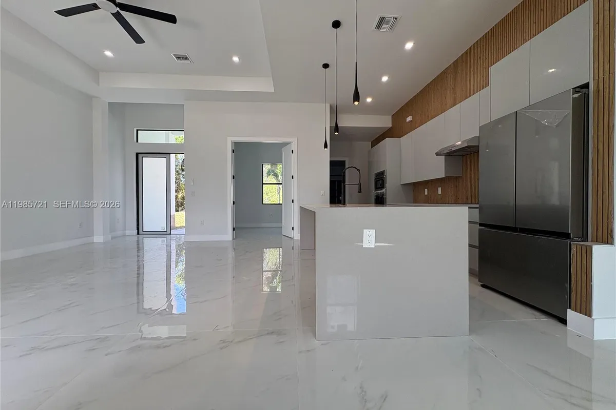 6186 N Everglades blvd, Naples FL 34120