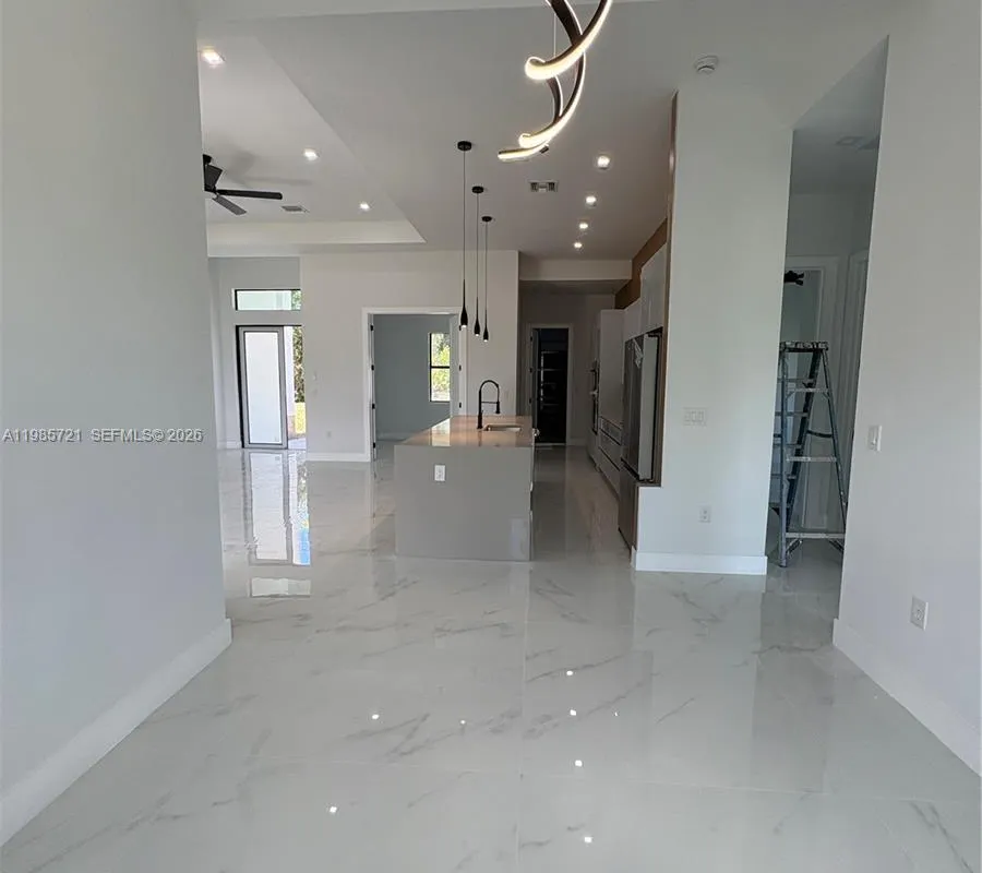 6186 N Everglades blvd, Naples FL 34120