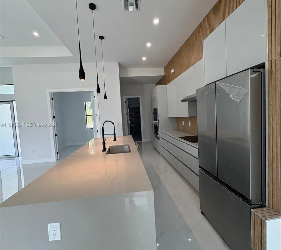 6186 N Everglades blvd, Naples FL 34120