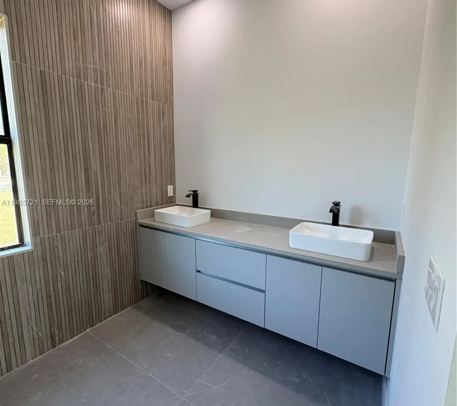 6186 N Everglades blvd, Naples FL 34120