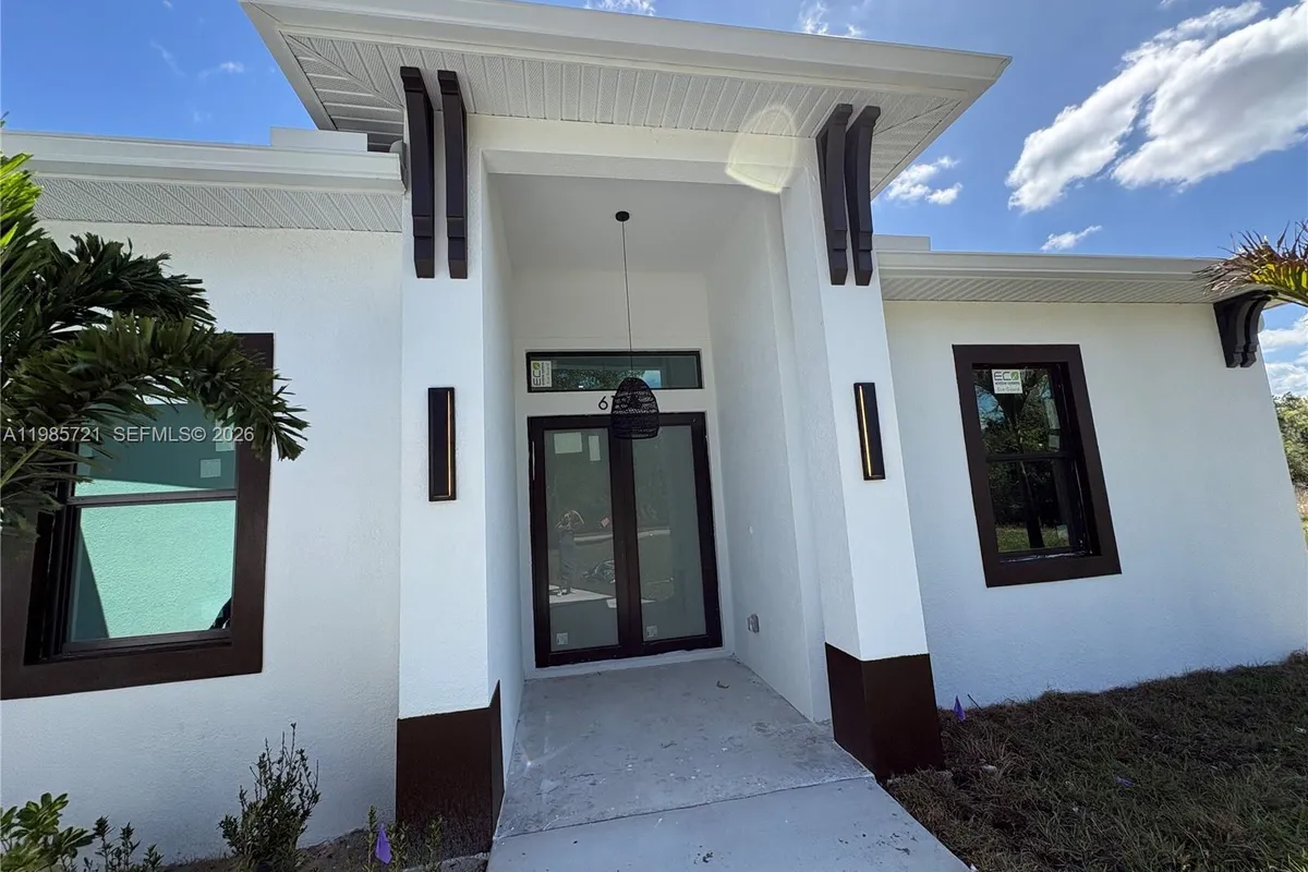 6186 N Everglades blvd, Naples FL 34120