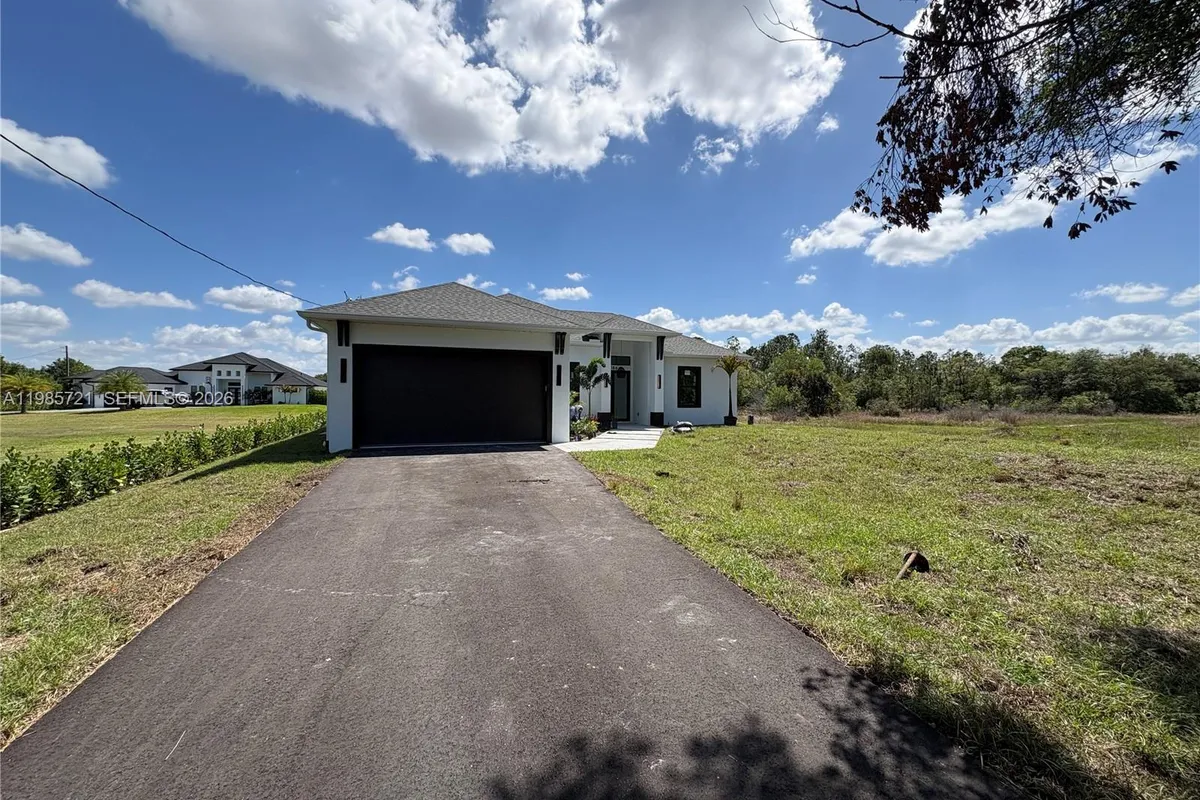 6186 N Everglades blvd, Naples FL 34120