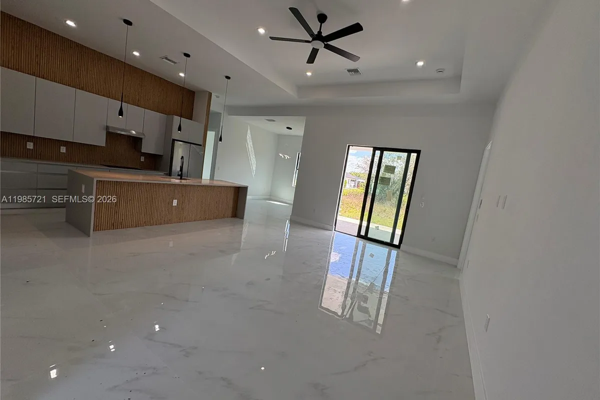 6186 N Everglades blvd, Naples FL 34120