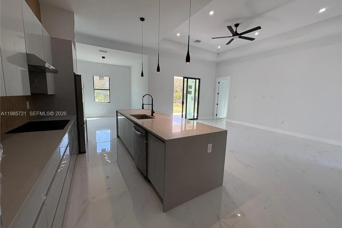 6186 N Everglades blvd, Naples FL 34120