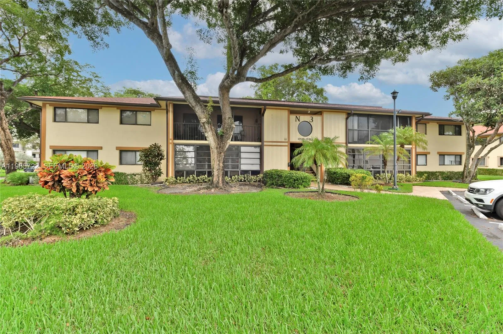 10959 W Clairmont Cir # 211, Tamarac FL 33321