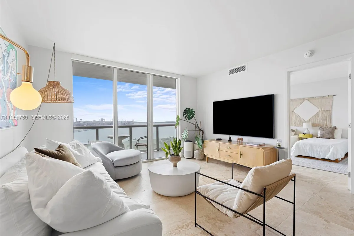 50 Biscayne Blvd # 1708, Miami FL 33132